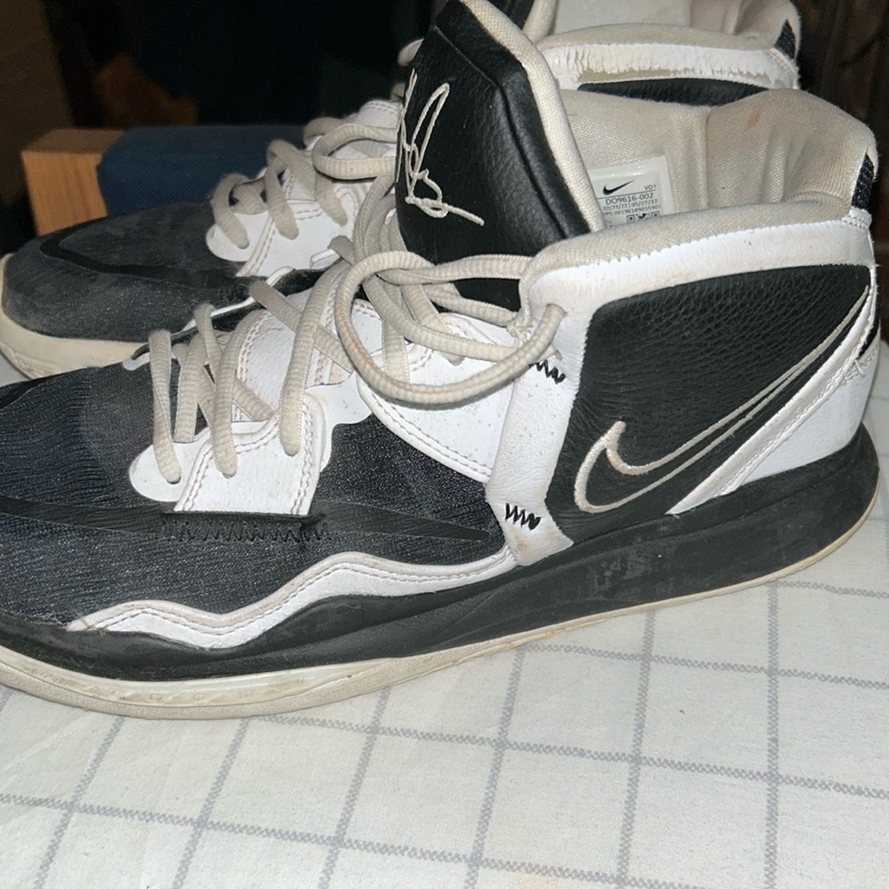 Men’s AirZoom basketball shoes Kyrie Infinity